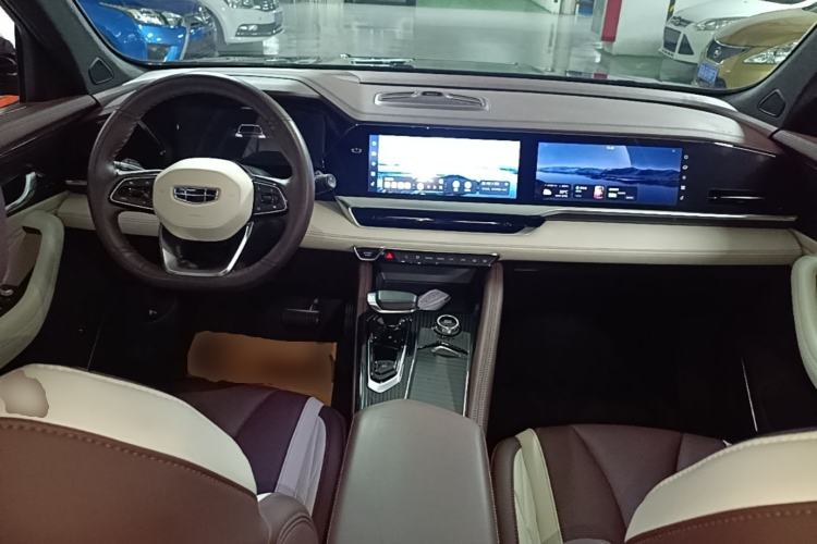 Used Geely Auto Monjaro L 2021 2.0TD DCT EVO Two-Wheel Drive Prestige Version Center Console