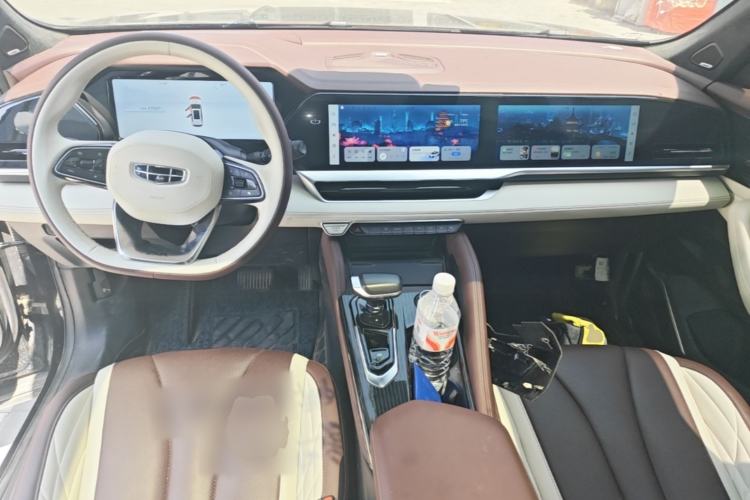 Used Geely Auto Monjaro L 2021 2.0TD DCT EVO Two-Wheel Drive Smart Luxury Version Center Console