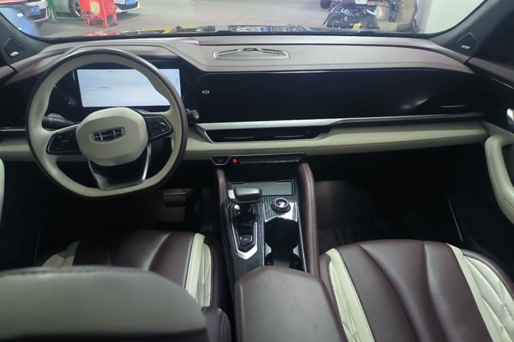 Used Geely Auto Monjaro L 2021 2.0TD DCT EVO Two-Wheel Drive Smart Luxury Version Center Console