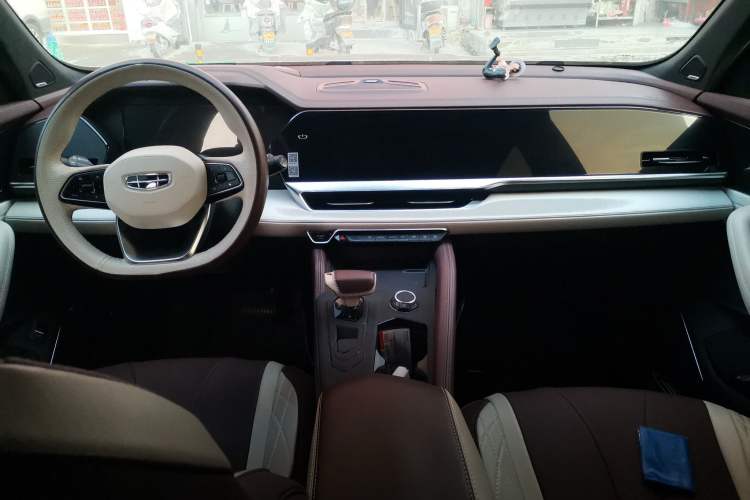 Used Geely Auto Monjaro L 2021 2.0TD DCT EVO Two-Wheel-Drive Flagship Version Center Console