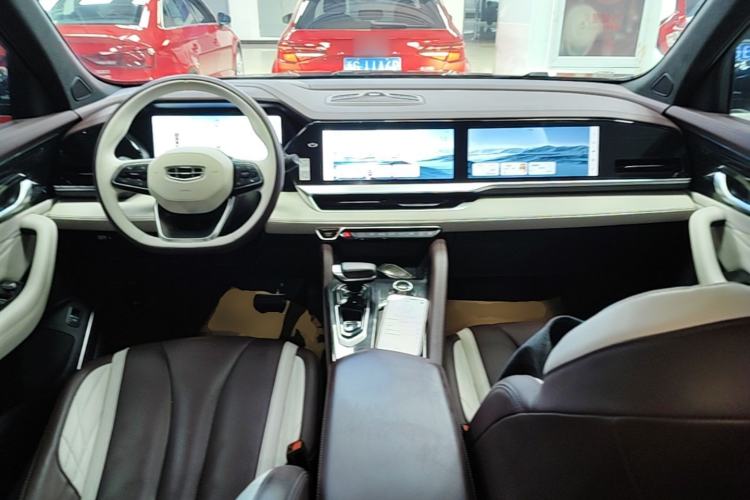 Used Geely Auto Monjaro L 2021 2.0TD DCT EVO Two-Wheel Drive Prestige Version Center Console