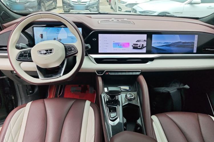 Used Geely Auto Monjaro L 2021 2.0TD DCT EVO Two-Wheel Drive Prestige Version Center Console