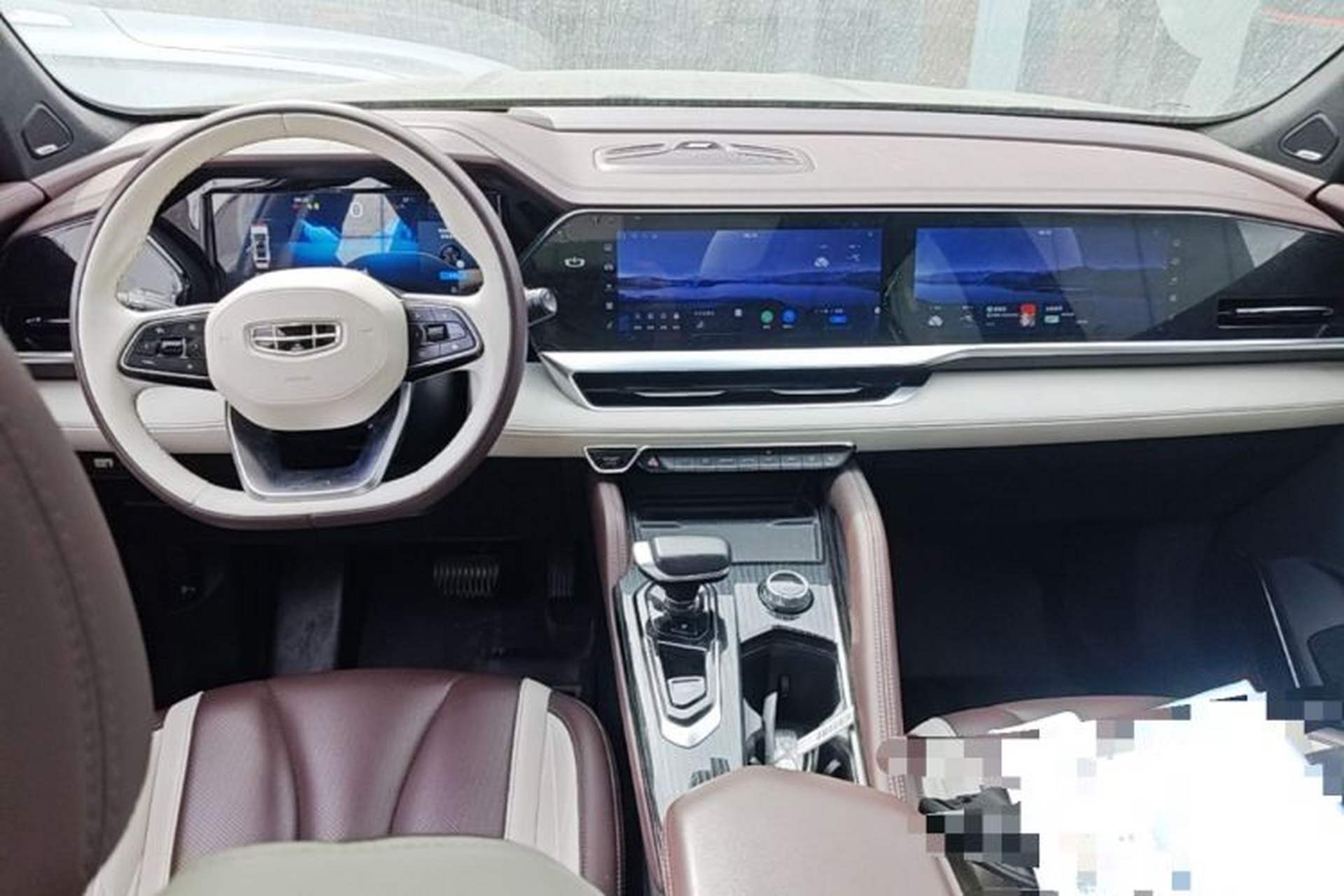 Used Geely Auto Monjaro L 2021 2.0TD High-Power Automatic All-Wheel-Drive Flagship Version Center Console