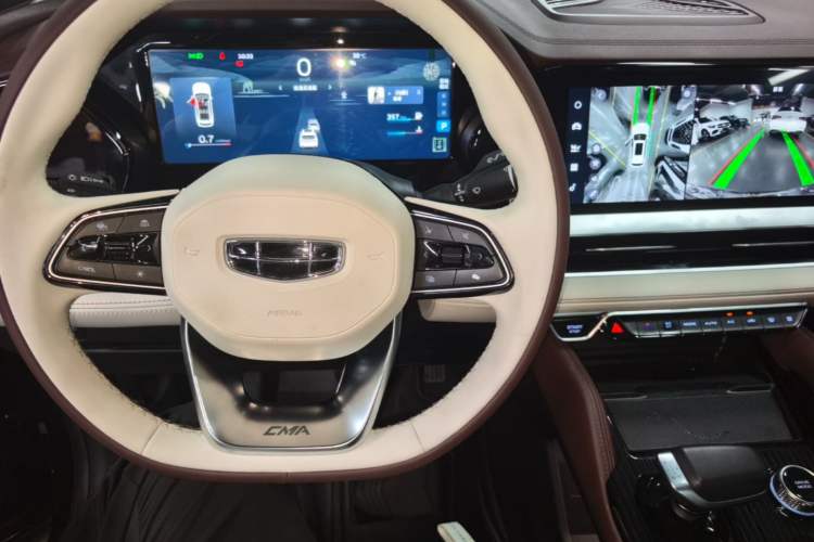 Used Geely Auto Monjaro L 2021 2.0TD High-Power Automatic All-Wheel-Drive Flagship Version Center Console