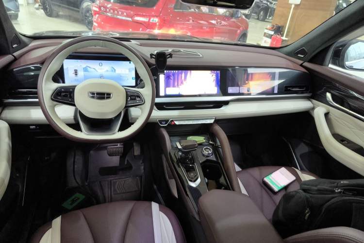Used Geely Auto Monjaro L 2021 2.0TD DCT EVO Two-Wheel-Drive Flagship Version Center Console