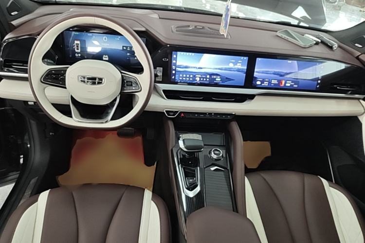 Used Geely Auto Monjaro L 2021 2.0TD DCT EVO Two-Wheel-Drive Flagship Version Center Console