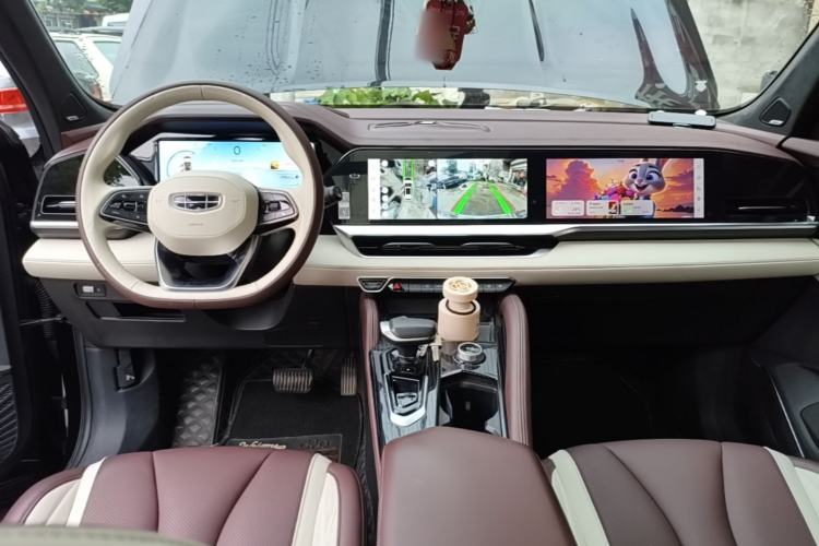 Used Geely Auto Monjaro L 2021 2.0TD High-Power Automatic All-Wheel-Drive Flagship Version Center Console