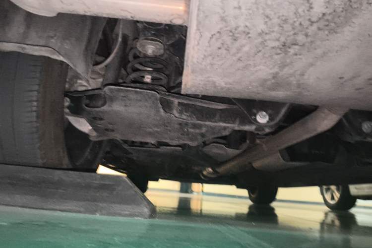 Used Geely Auto Monjaro L 2021 2.0TD DCT EVO Two-Wheel Drive Prestige Version Chassis Rear Left
