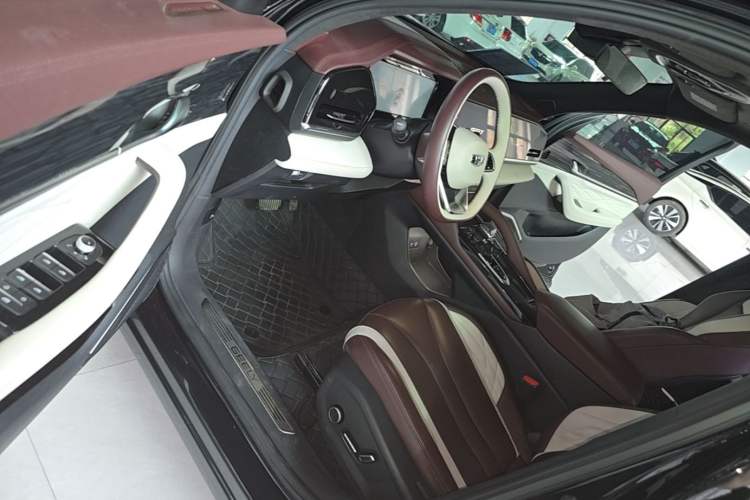 Used Geely Auto Monjaro L 2021 2.0TD DCT EVO Two-Wheel Drive Prestige Version Driver Seat
