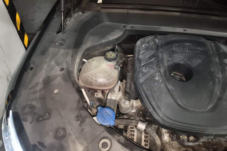 Used Geely Auto Monjaro L 2021 2.0TD DCT EVO Two-Wheel-Drive Flagship Version Engine Bay Right