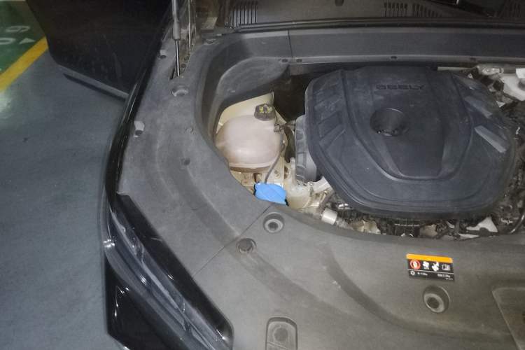 Used Geely Auto Monjaro L 2021 2.0TD DCT EVO Two-Wheel Drive Prestige Version Engine Bay Right
