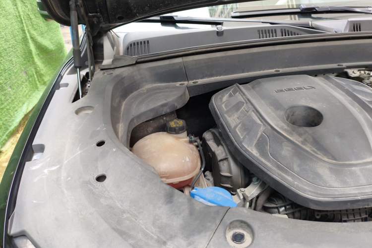 Used Geely Auto Monjaro L 2021 2.0TD High-Power Automatic All-Wheel-Drive Flagship Version Engine Bay Right