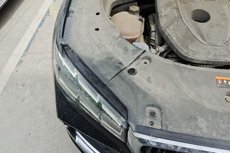 Used Geely Auto Monjaro L 2021 2.0TD High-Power Automatic All-Wheel-Drive Flagship Version Engine Bay Right