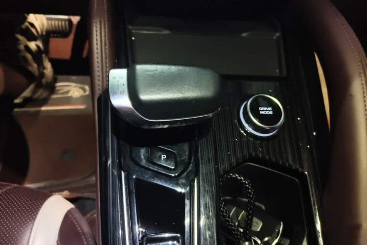 Used Geely Auto Monjaro L 2021 2.0TD DCT EVO Two-Wheel-Drive Flagship Version Gear Lever