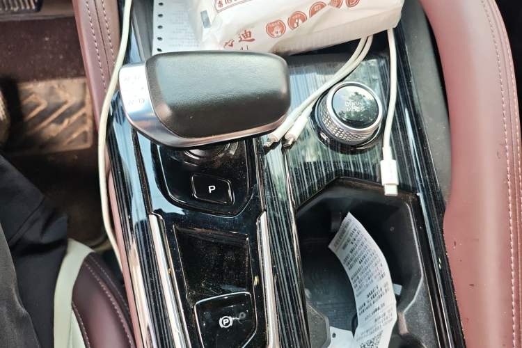 Used Geely Auto Monjaro L 2021 2.0TD DCT EVO Two-Wheel Drive Prestige Version Gear Lever