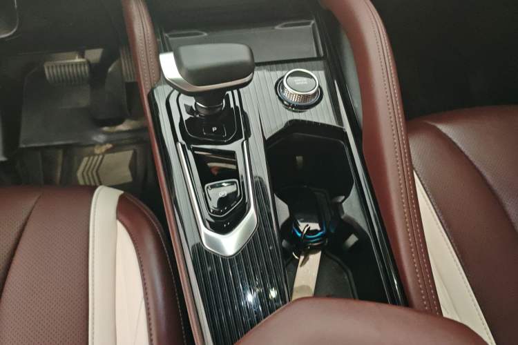 Used Geely Auto Monjaro L 2021 2.0TD DCT EVO Two-Wheel Drive Smart Luxury Version Gear Lever
