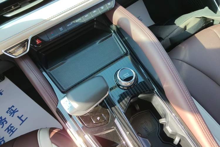 Used Geely Auto Monjaro L 2021 2.0TD High-Power Automatic All-Wheel-Drive Flagship Version Gear Lever
