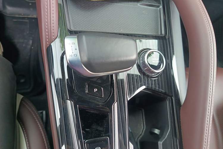 Used Geely Auto Monjaro L 2021 2.0TD DCT EVO Two-Wheel Drive Smart Luxury Version Gear Lever