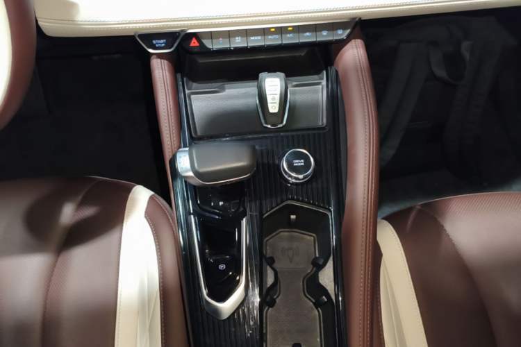 Used Geely Auto Monjaro L 2021 2.0TD DCT EVO Two-Wheel Drive Smart Luxury Version Gear Lever