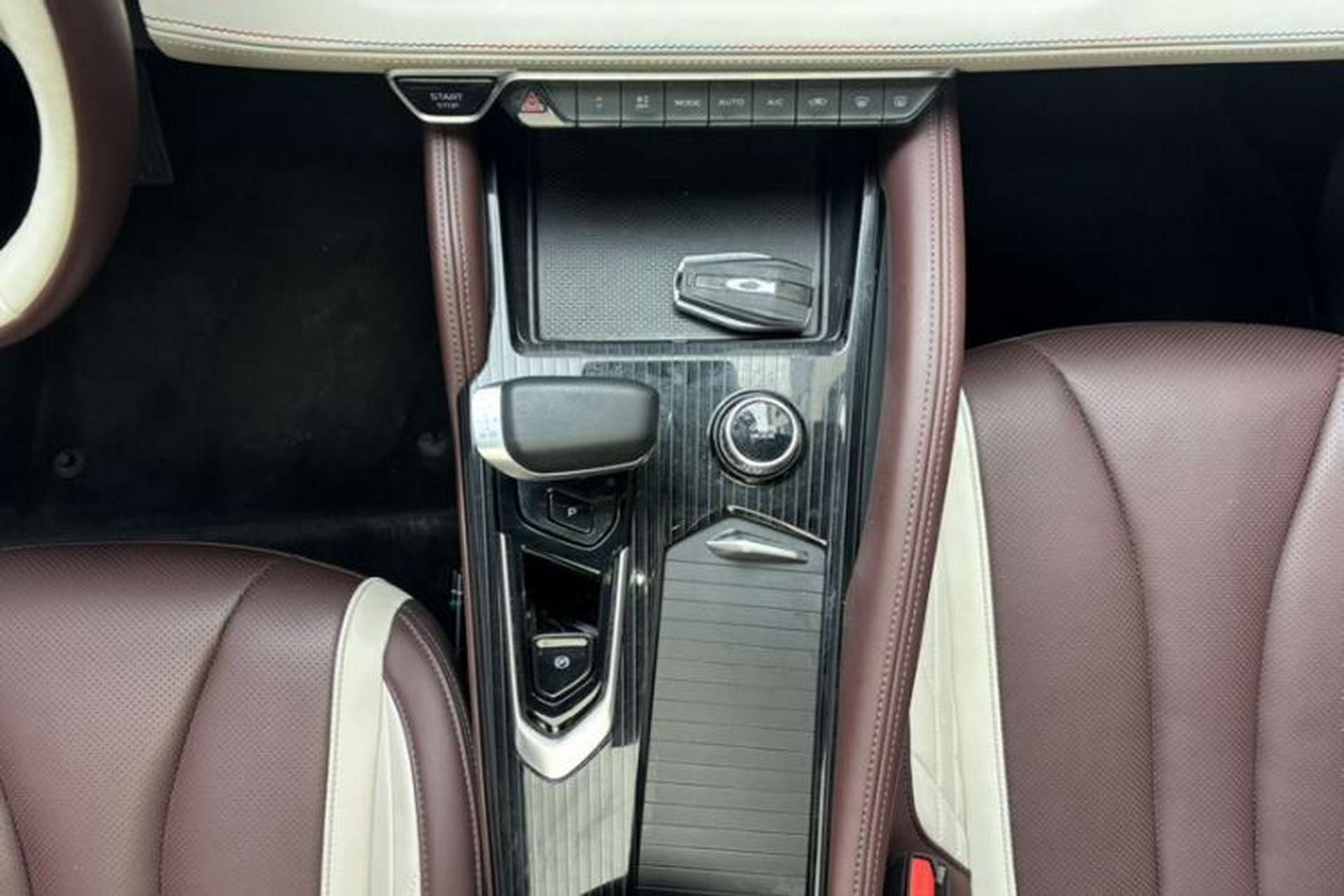 Used Geely Auto Monjaro L 2021 2.0TD DCT EVO Two-Wheel Drive Prestige Version Gear Lever