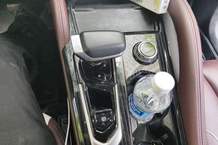 Used Geely Auto Monjaro L 2021 2.0TD DCT EVO Two-Wheel Drive Smart Luxury Version Gear Lever