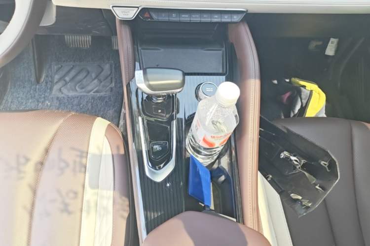 Used Geely Auto Monjaro L 2021 2.0TD DCT EVO Two-Wheel Drive Smart Luxury Version Gear Lever