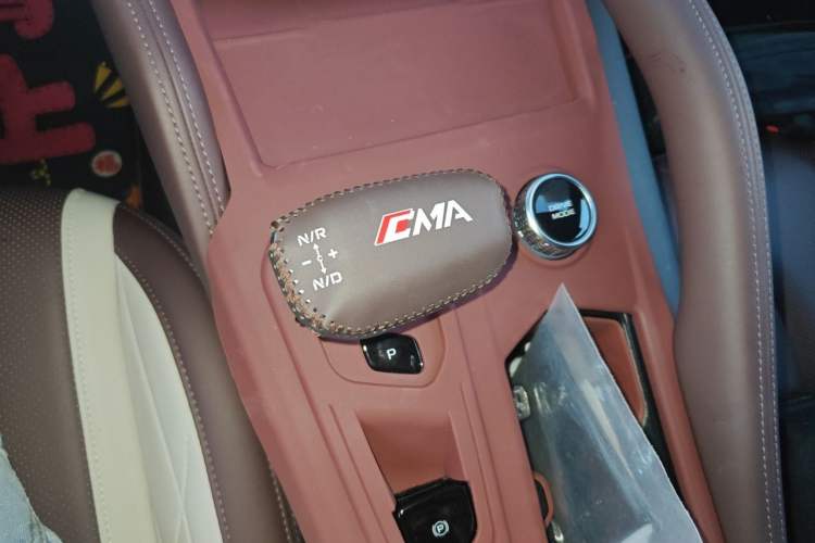 Used Geely Auto Monjaro L 2021 2.0TD DCT EVO Two-Wheel Drive Smart Luxury Version Gear Lever