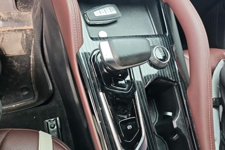 Used Geely Auto Monjaro L 2021 2.0TD DCT EVO Two-Wheel Drive Prestige Version Gear Lever