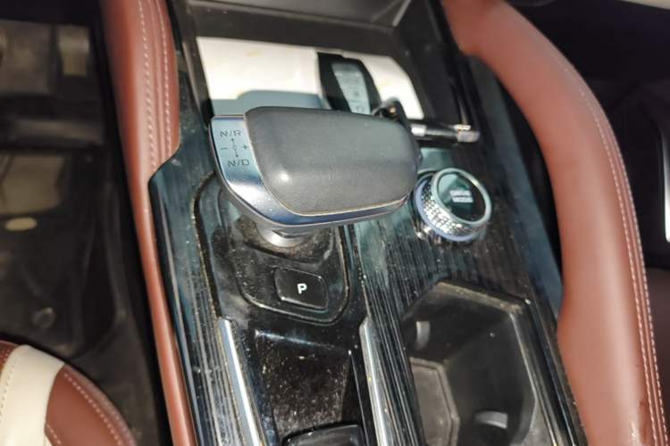Used Geely Auto Monjaro L 2021 2.0TD DCT EVO Two-Wheel Drive Prestige Version Gear Lever
