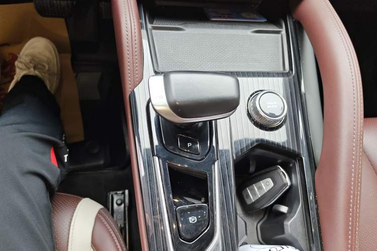 Used Geely Auto Monjaro L 2021 2.0TD DCT EVO Two-Wheel Drive Smart Luxury Version Gear Lever