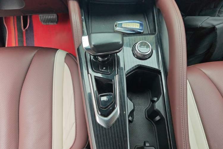 Used Geely Auto Monjaro L 2021 2.0TD DCT EVO Two-Wheel Drive Prestige Version Gear Lever