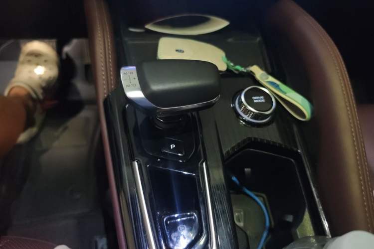 Used Geely Auto Monjaro L 2021 2.0TD High-Power Automatic All-Wheel-Drive Flagship Version Gear Lever