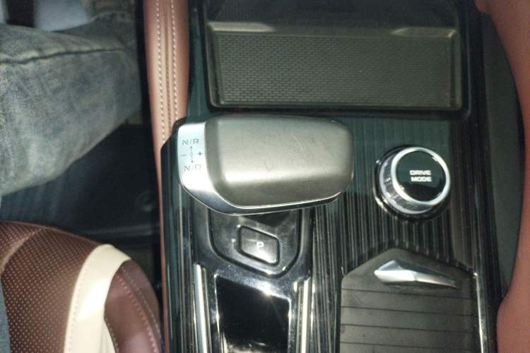 Used Geely Auto Monjaro L 2021 2.0TD DCT EVO Two-Wheel Drive Smart Luxury Version Gear Lever