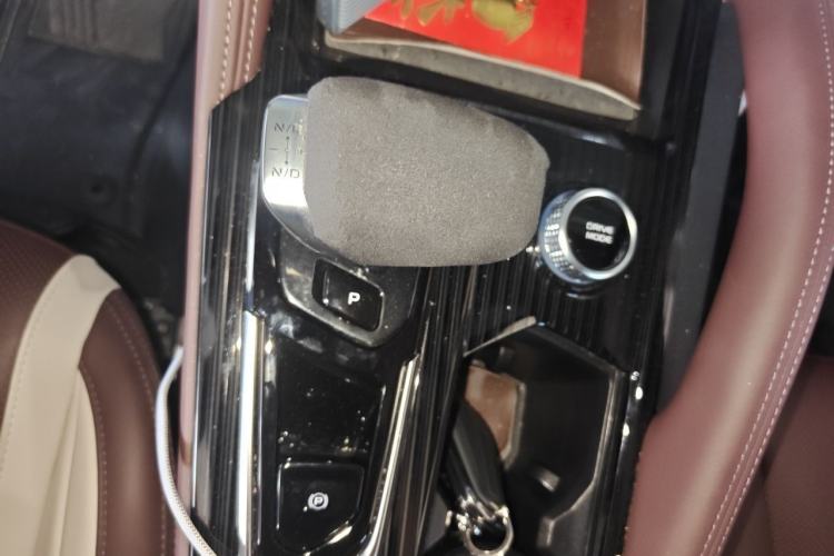 Used Geely Auto Monjaro L 2021 2.0TD DCT EVO Two-Wheel Drive Prestige Version Gear Lever
