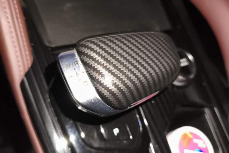 Used Geely Auto Monjaro L 2021 2.0TD DCT EVO Two-Wheel Drive Prestige Version Gear Lever