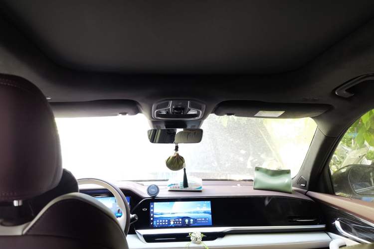 Used Geely Auto Monjaro L 2021 2.0TD High-Power Automatic All-Wheel-Drive Flagship Version Headliner