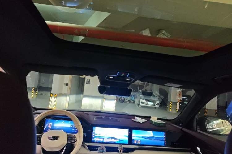 Used Geely Auto Monjaro L 2021 2.0TD High-Power Automatic All-Wheel-Drive Flagship Version Headliner