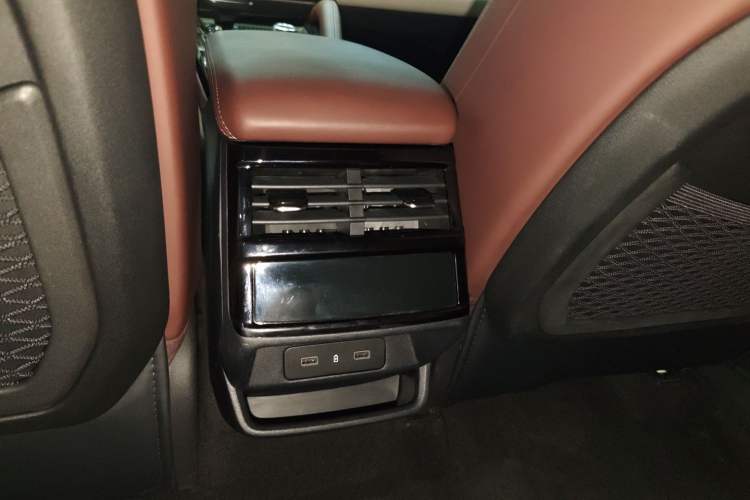 Used Geely Auto Monjaro L 2021 2.0TD DCT EVO Two-Wheel Drive Smart Luxury Version Interior 1