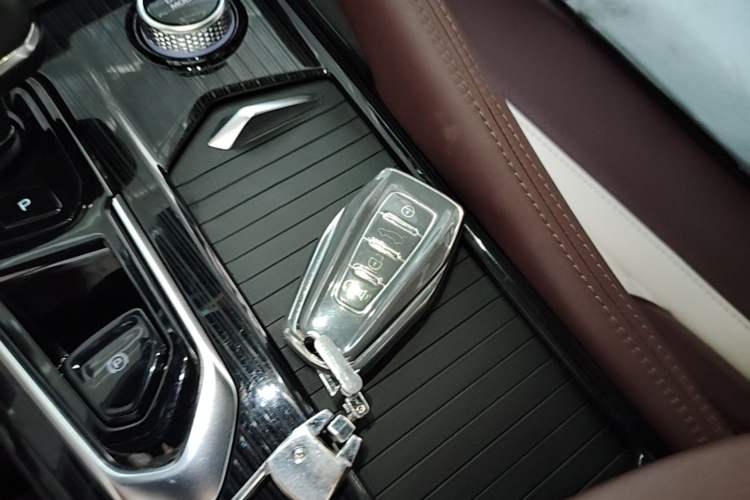 Used Geely Auto Monjaro L 2021 2.0TD DCT EVO Two-Wheel Drive Smart Luxury Version Interior 1