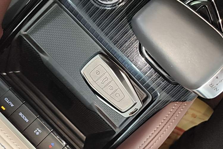 Used Geely Auto Monjaro L 2021 2.0TD DCT EVO Two-Wheel-Drive Flagship Version Interior 1
