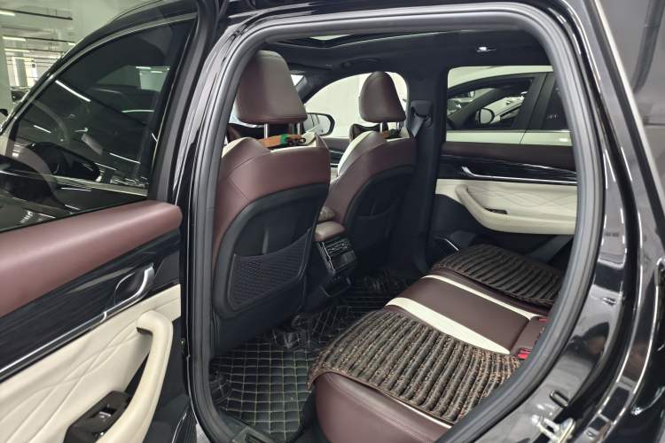 Used Geely Auto Monjaro L 2021 2.0TD DCT EVO Two-Wheel Drive Smart Luxury Version Interior 2