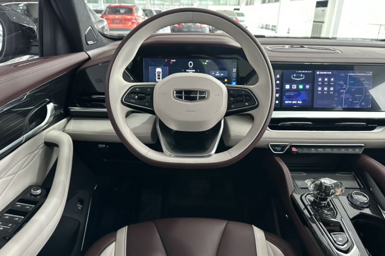 Used Geely Auto Monjaro L 2021 2.0TD DCT EVO Two-Wheel Drive Smart Luxury Version Interior 2