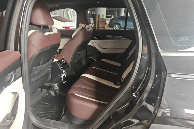 Used Geely Auto Monjaro L 2021 2.0TD DCT EVO Two-Wheel Drive Prestige Version Interior 4