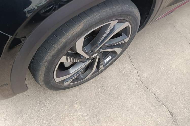 Used Geely Auto Monjaro L 2021 2.0TD DCT EVO Two-Wheel Drive Smart Luxury Version Left Front Wheel Hub