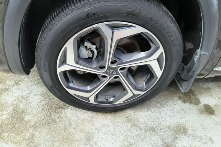 Used Geely Auto Monjaro L 2021 2.0TD DCT EVO Two-Wheel Drive Prestige Version Left Front Wheel Hub