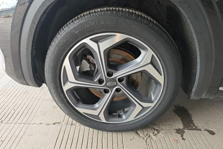 Used Geely Auto Monjaro L 2021 2.0TD DCT EVO Two-Wheel Drive Prestige Version Left Front Wheel Hub