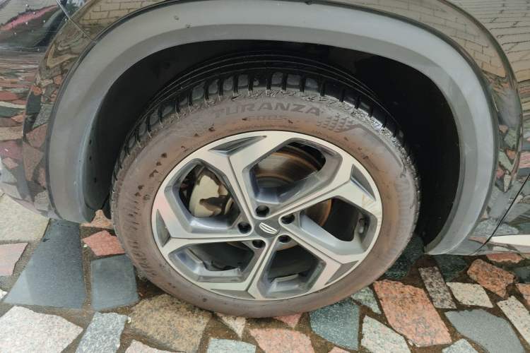Used Geely Auto Monjaro L 2021 2.0TD DCT EVO Two-Wheel Drive Prestige Version Left Front Wheel Hub