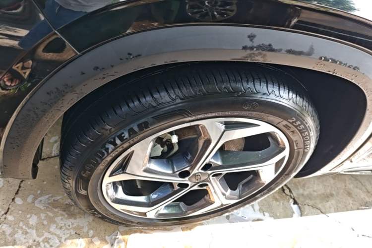 Used Geely Auto Monjaro L 2021 2.0TD DCT EVO Two-Wheel Drive Prestige Version Left Front Wheel Hub