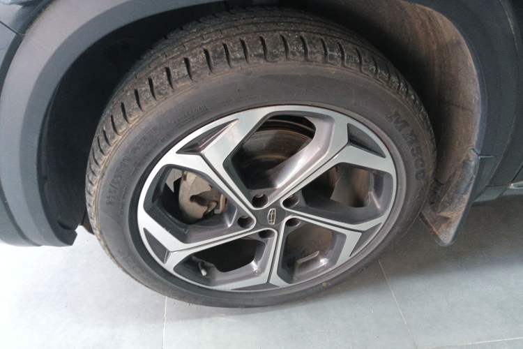 Used Geely Auto Monjaro L 2021 2.0TD DCT EVO Two-Wheel Drive Prestige Version Left Front Wheel Hub