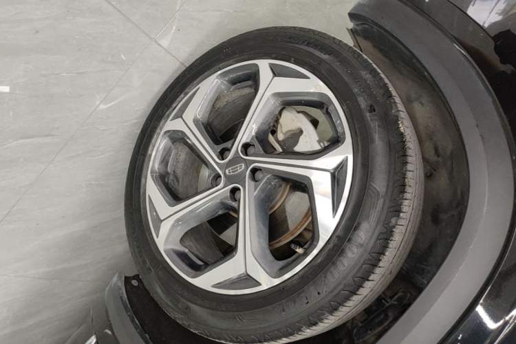 Used Geely Auto Monjaro L 2021 2.0TD DCT EVO Two-Wheel Drive Prestige Version Left Front Wheel Hub